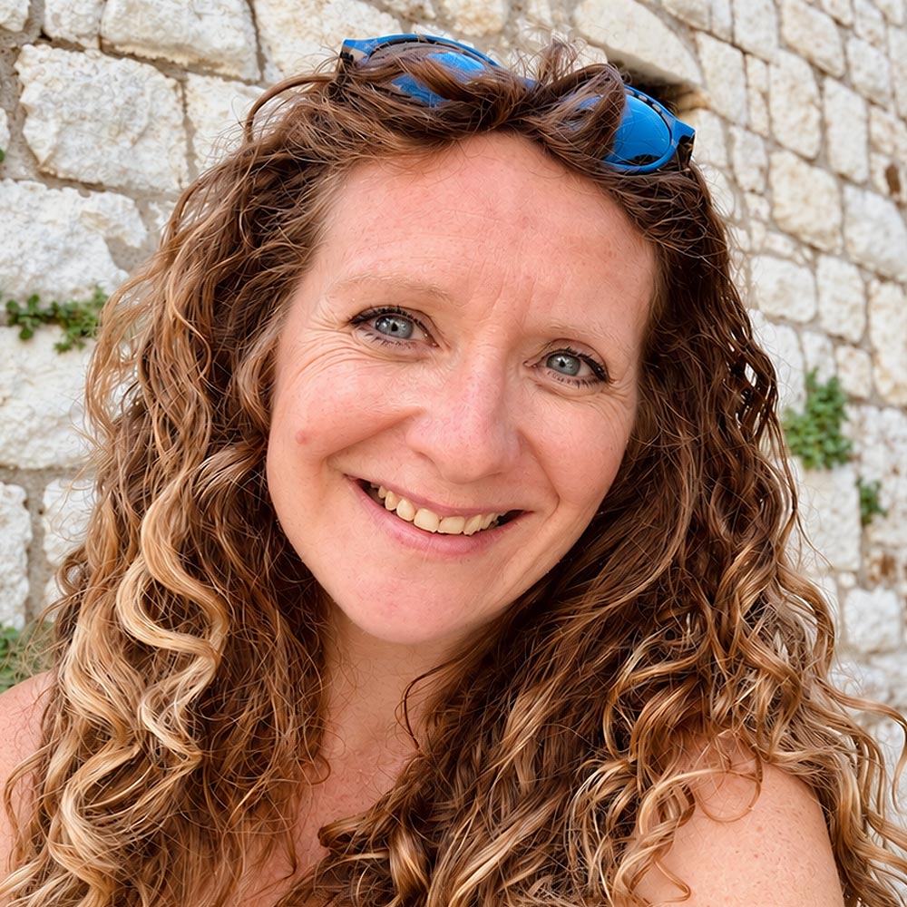 Portrait de Dr Stéphanie FEZZOLI-BRIARD, intervenante du Sommet Femme Rayonnante après 50 ans