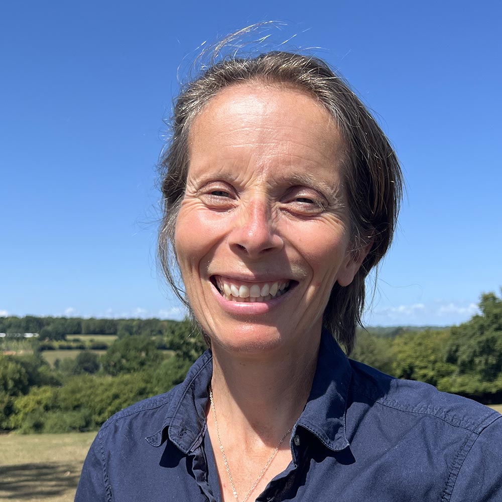 Portrait d’Émilie FACÉRIAS, intervenante du Sommet Femme Rayonnante après 50 ans
