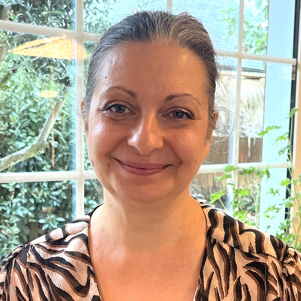 Portrait de Nadia HARDY, intervenante du Sommet Femme Rayonnante après 50 ans